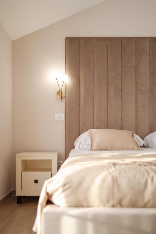Castello Exclusive Rooms With Breakfast - By Ta Leut Agency Privlaka  Exterior foto