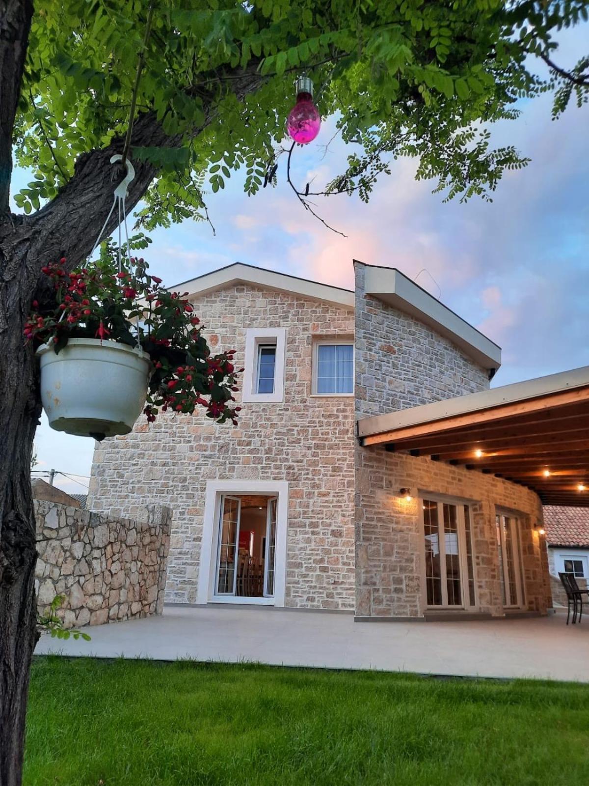 Castello Exclusive Rooms With Breakfast - By Ta Leut Agency Privlaka  Exterior foto